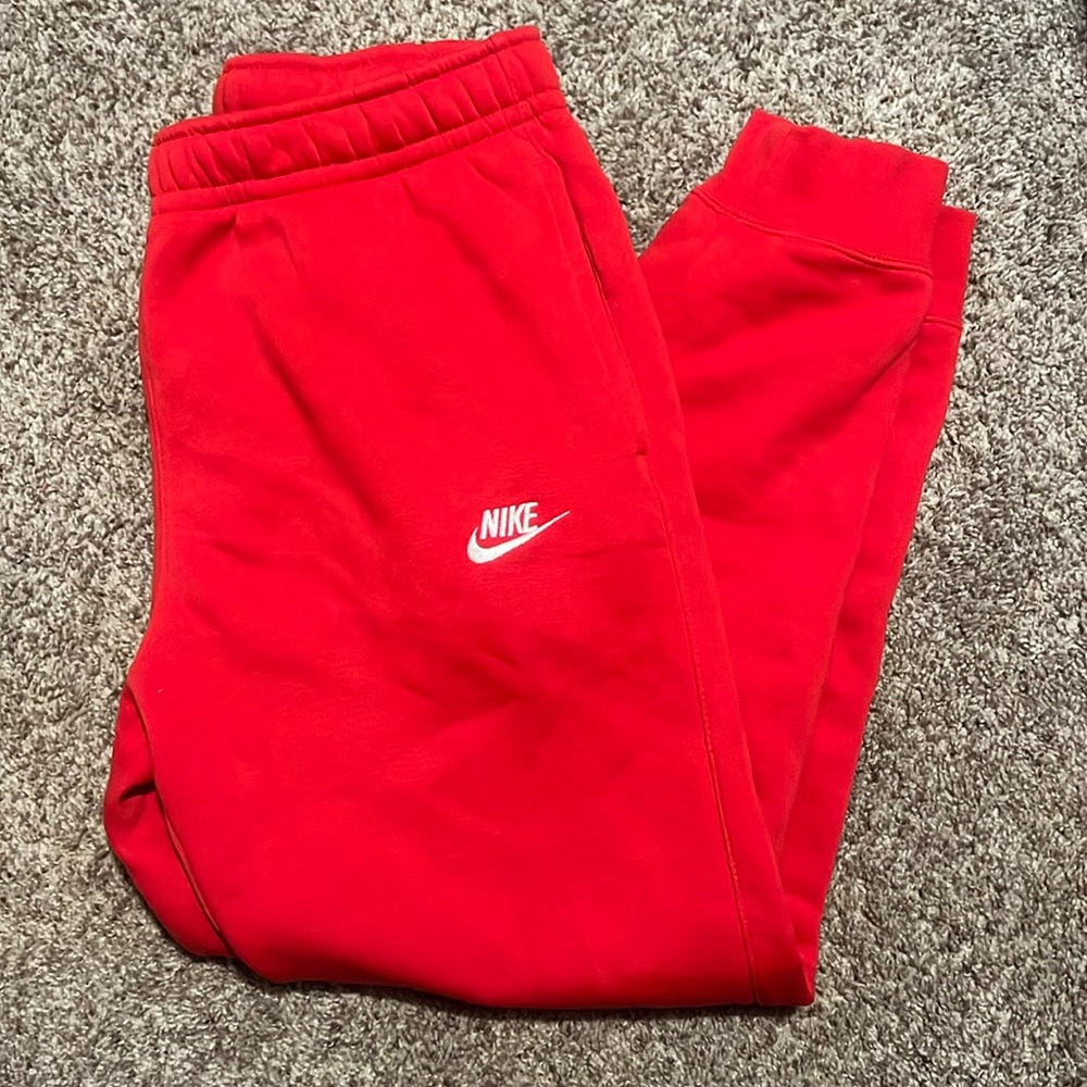 LIKE NEW Nike joggers